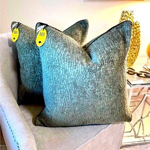 1-NWT CALLISTO HOME DECORATIVE PILLOW (please read description for details)
